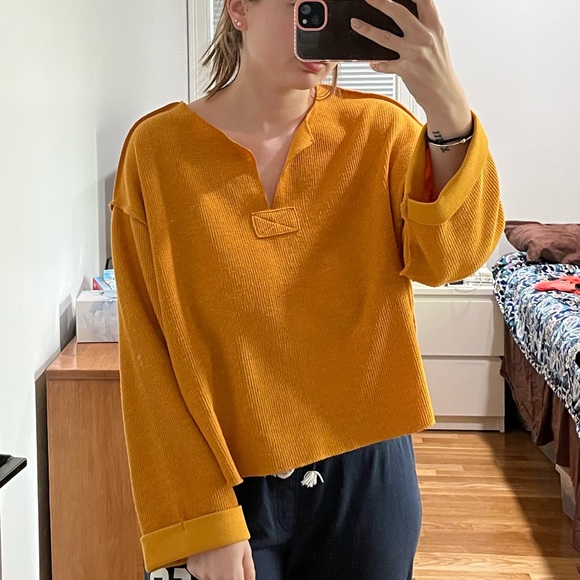 Urban Outfitters Jax Yellow Top - Picture 2 of 6